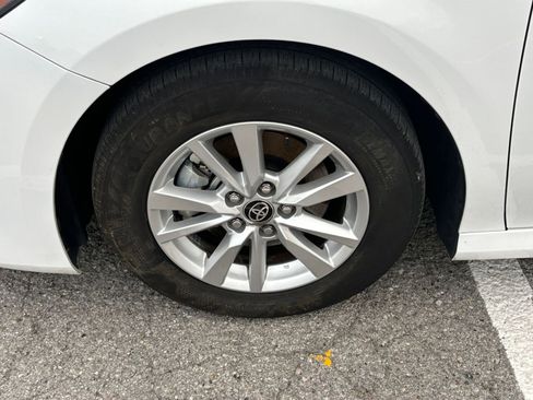 Used 2025 Toyota Camry LE image 29