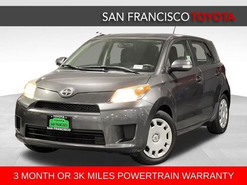 Used 2011 Scion xD image 1