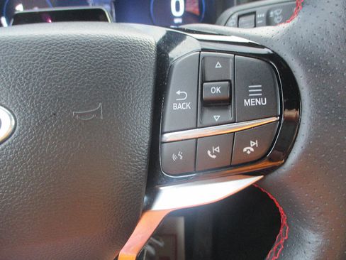 Used 2025 Ford Explorer ST-Line w/ ST-Line Street Pack AWD/4WD image 13