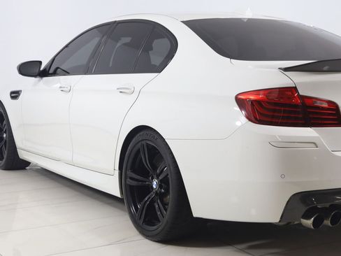 Used 2015 BMW M5 RWD image 25
