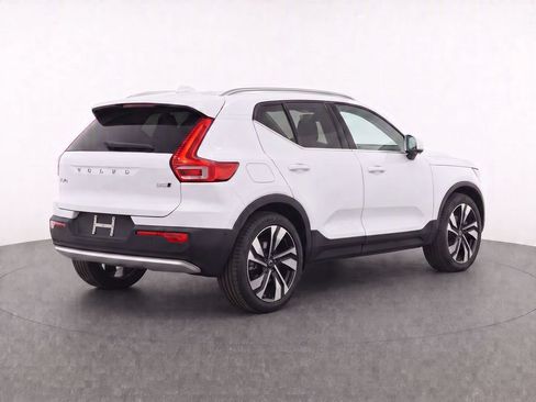 Used 2024 Volvo XC40 B5 Ultimate w/ Climate Package AWD/4WD image 4