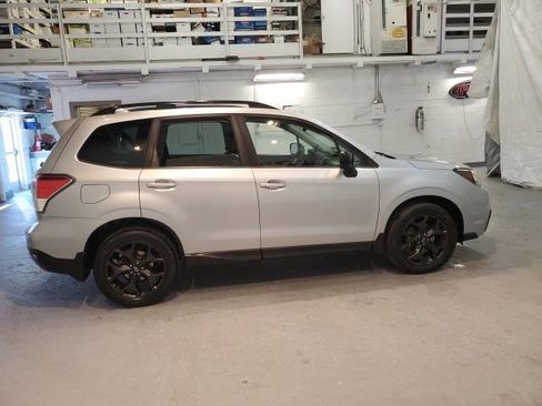 Used 2018 Subaru Forester 2.5i Premium AWD/4WD image 8