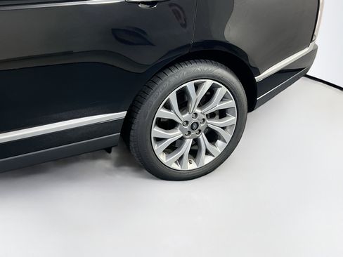 Used 2020 Land Rover Range Rover Autobiography image 30