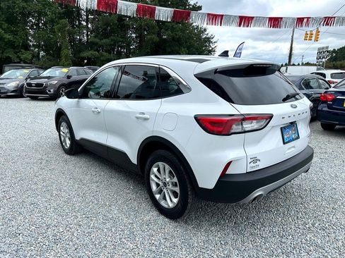 Used 2022 Ford Escape SE w/ Convenience Package image 3