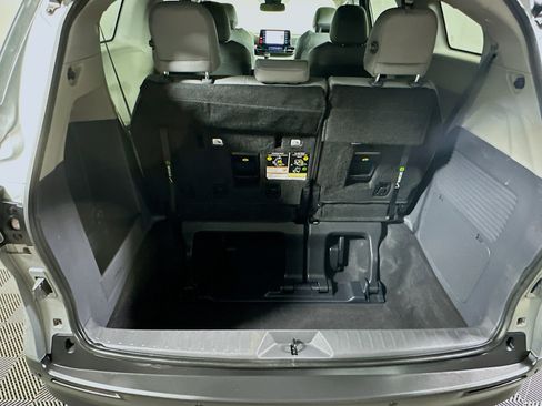 Used 2023 Toyota Sienna XLE image 31