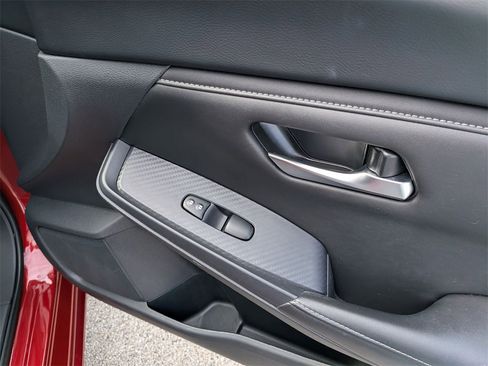 Used 2024 Nissan Sentra SV image 29