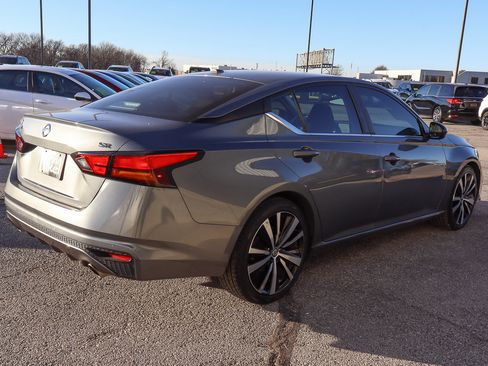 Used 2021 Nissan Altima 2.5 SR image 4