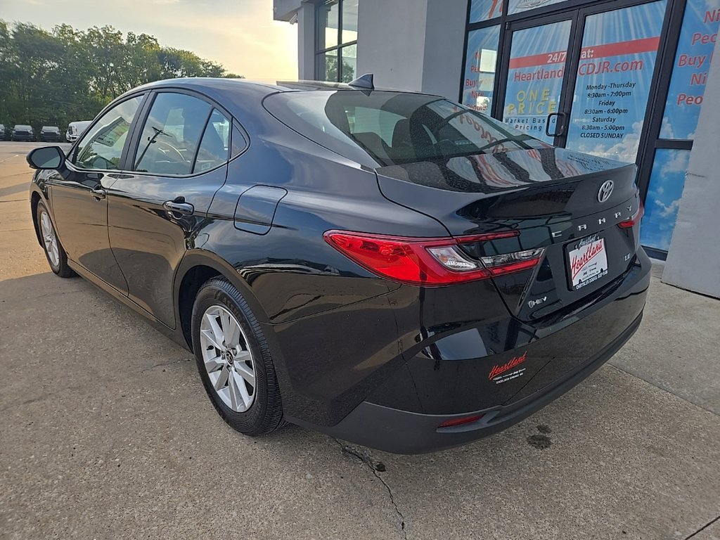 Used 2025 Toyota Camry LE FWD image 5
