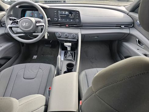 New 2026 Hyundai Elantra SE image 13