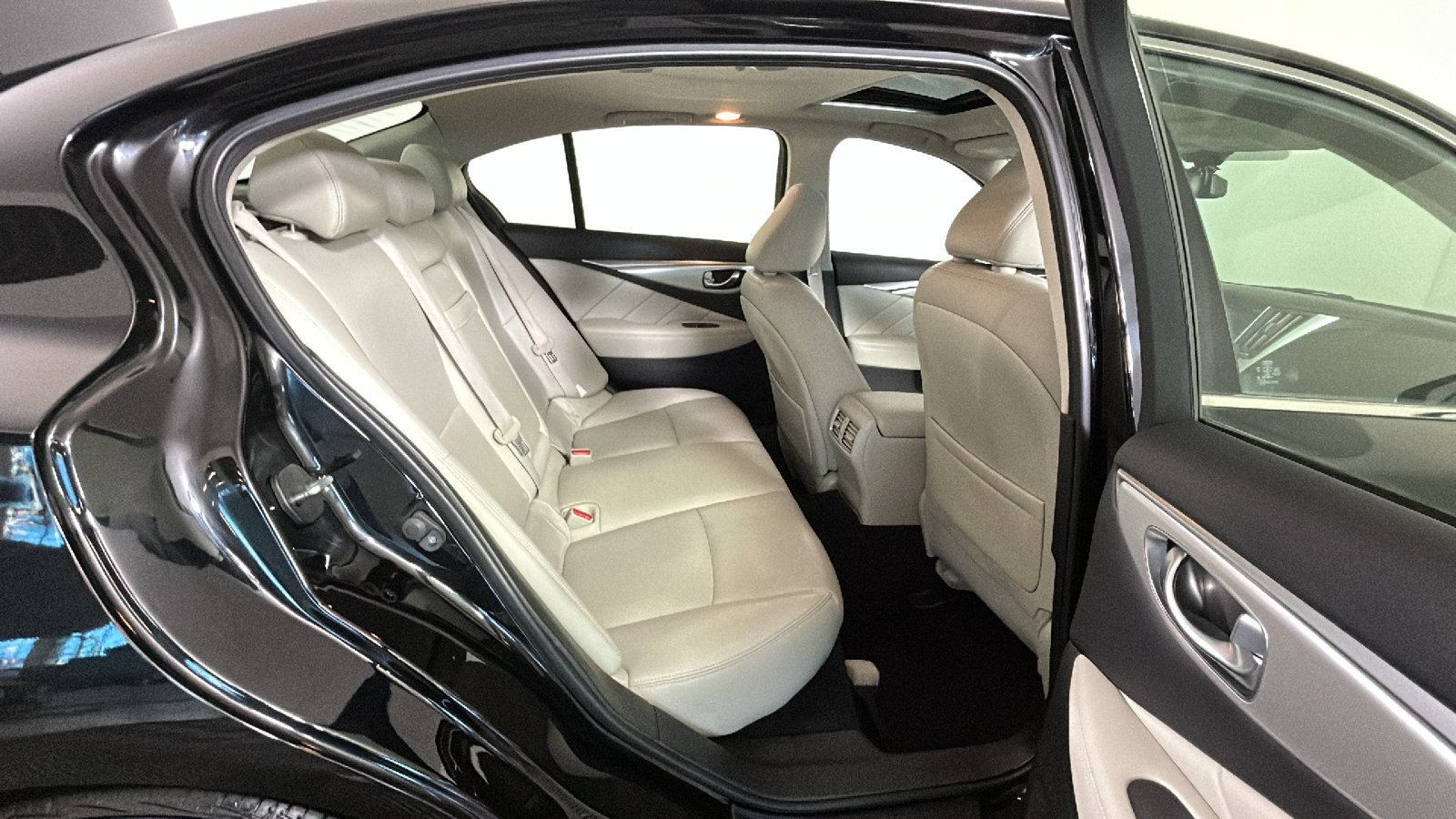Used 2023 INFINITI Q50 Luxe AWD/4WD image 35
