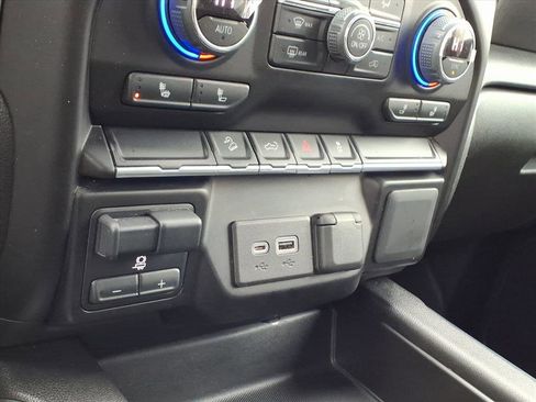 Used 2022 Chevrolet Silverado 2500 LT w/ Convenience Package image 15