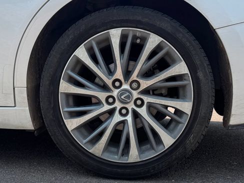 Used 2019 Lexus ES 350 w/ Premium Package FWD image 12