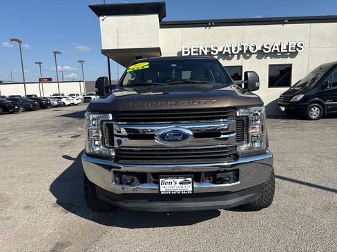 Used 2017 Ford F350 XLT w/ XLT Value Package AWD/4WD image 3