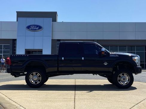 Used 2015 Ford F250 Platinum AWD/4WD image 2