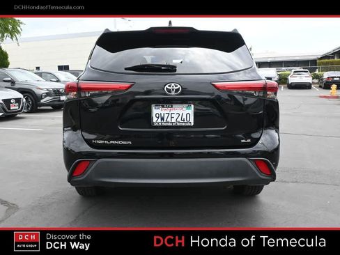 Used 2021 Toyota Highlander XLE FWD image 6