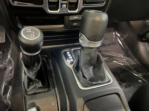 Used 2020 Jeep Wrangler Unlimited Sport S AWD/4WD image 25