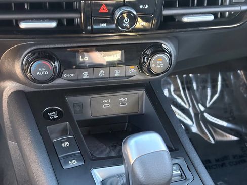Used 2026 Nissan Kicks SV FWD image 26