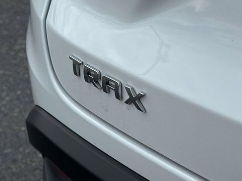 Certified 2025 Chevrolet Trax LS image 10