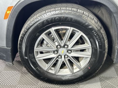 Used 2023 Chevrolet Traverse LT AWD/4WD image 9