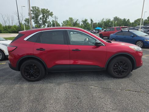 Used 2021 Ford Escape SE w/ Convenience Package AWD/4WD image 3