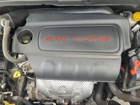 Used 2016 Jeep Renegade Limited image 30