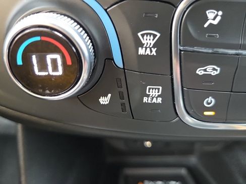 Used 2023 Chevrolet Traverse LT FWD image 44