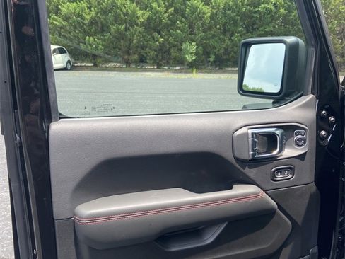 New 2025 Jeep Gladiator Rubicon w/ Convenience Group image 12