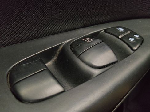 Used 2017 Nissan Sentra SR FWD image 27