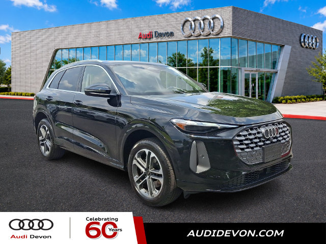 Certified 2025 Audi Q5 Premium w/ Convenience Package AWD/4WD image 1