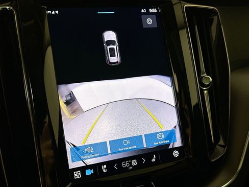 Certified 2025 Volvo XC60 B5 Core image 14