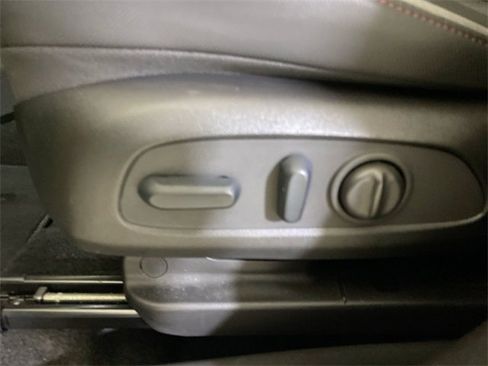 Used 2023 Chevrolet TrailBlazer RS image 25