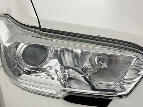 Used 2021 Toyota Tacoma SR image 9