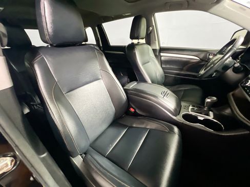 Used 2018 Toyota Highlander XLE FWD image 31