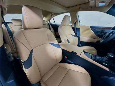 New 2025 Lexus ES 350 w/ Premium Package image 26