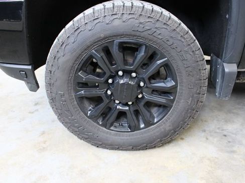 Used 2021 GMC Sierra 2500 Denali w/ Denali Black Diamond Edition AWD/4WD image 9