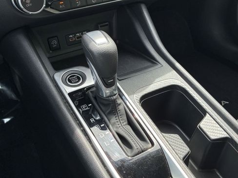 Used 2025 Nissan Sentra SV image 39