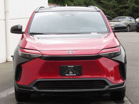 Used 2024 Toyota bZ4X AWD w/ Weather Package image 3