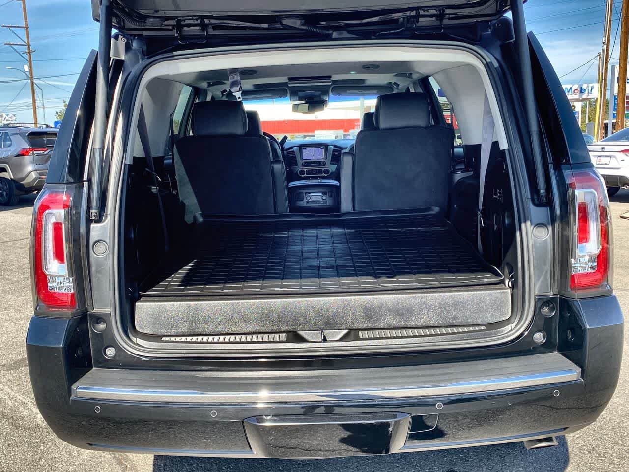 Used 2017 GMC Yukon Denali w/ Open Road Package AWD/4WD image 24