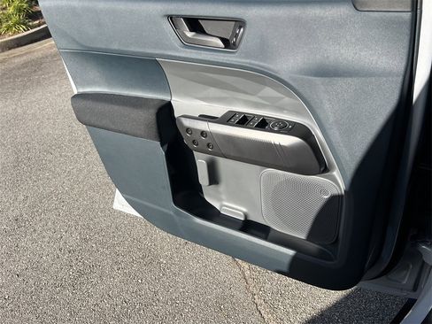 New 2025 Ford Maverick XL image 15