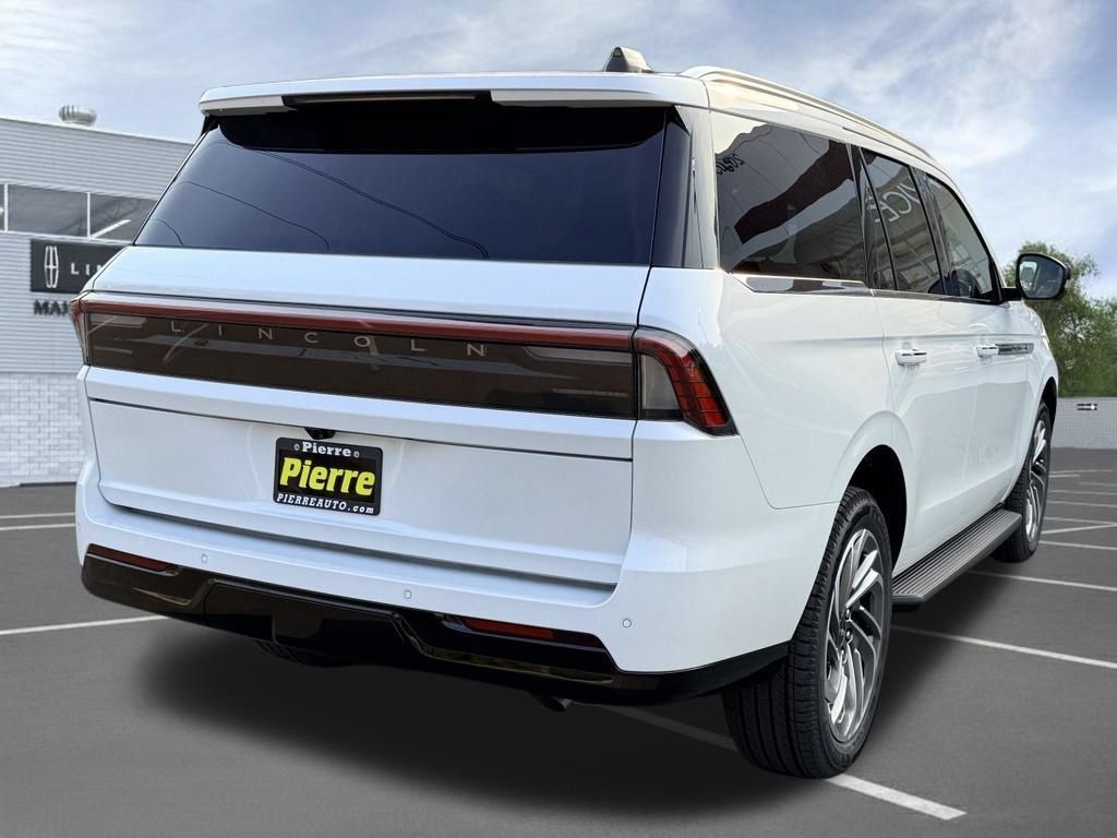 New 2027 Lincoln Navigator Premiere AWD/4WD image 7