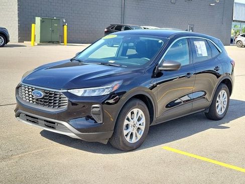 Used 2023 Ford Escape Active AWD/4WD image 2