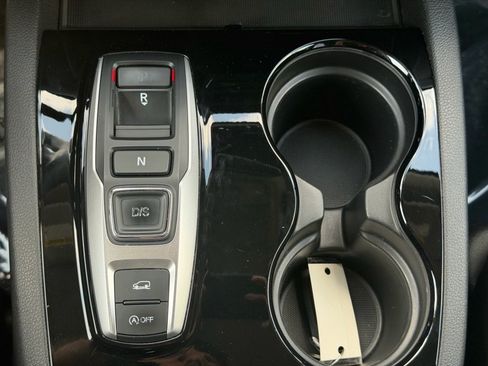 Used 2018 Honda Pilot Touring image 18
