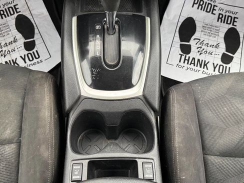 Used 2016 Nissan Rogue SV w/ SV Premium Package image 12