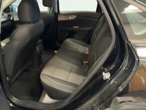 Used 2023 Kia Forte LXS image 8