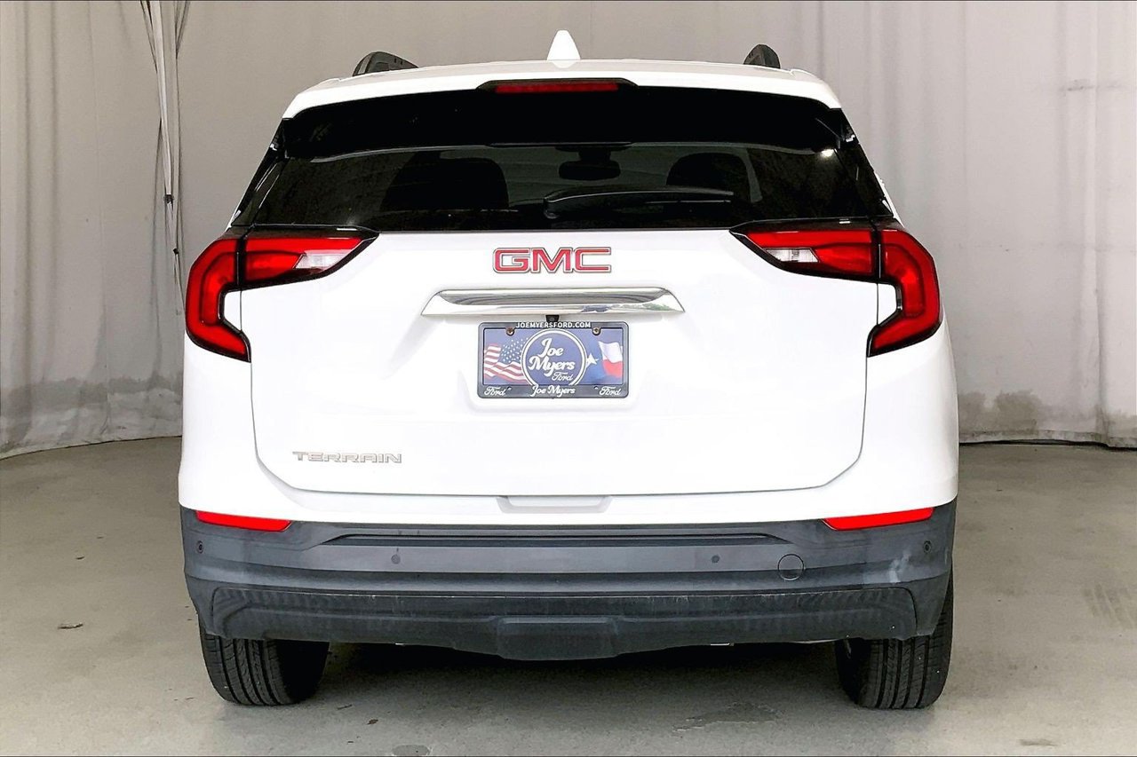 Used 2020 GMC Terrain SLE w/ Driver Convenience Package FWD image 4