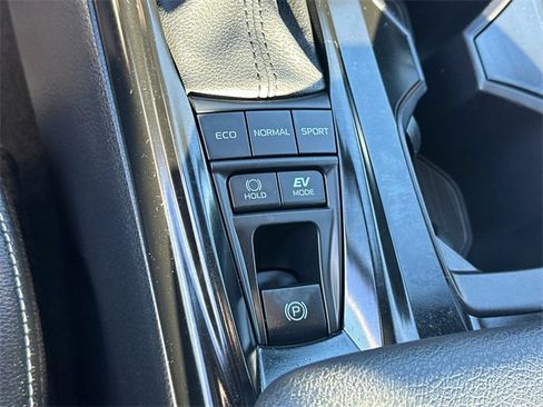 Certified 2025 Toyota Camry SE image 31