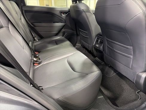 Certified 2025 Subaru Forester Limited w/ Popular Package #1 image 34