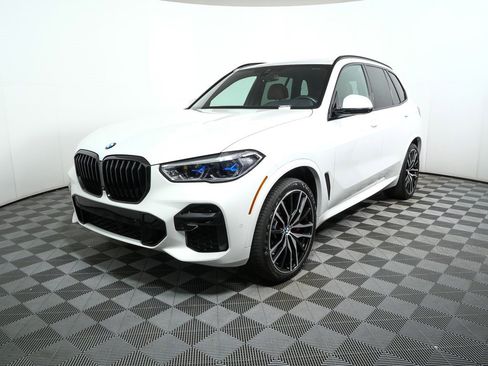 Used 2022 BMW X5 M50i w/ Executive Package image 1