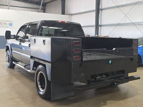 Used 2005 Chevrolet Silverado 3500 LT w/ Heavy-Duty Power Package AWD/4WD image 7