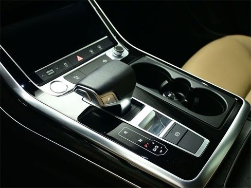 Used 2019 Audi Q8 Premium w/ Convenience Package image 26
